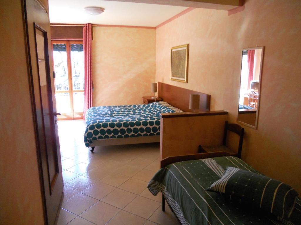 Hotel Madonna Della Neve Pettenasco Habitación foto